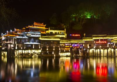 夜游鳳凰古城，感受別樣的古城美